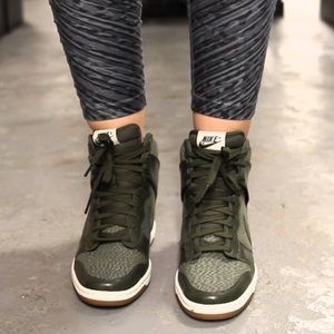 Nike Dunk Ski Hi Essential