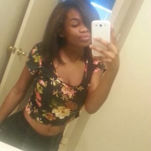 Meet your Posher, Rolanda