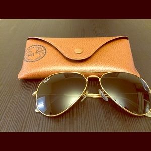 Ray ban classic avatar sunglasses.