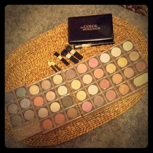 Color workshop eyeshadow lot