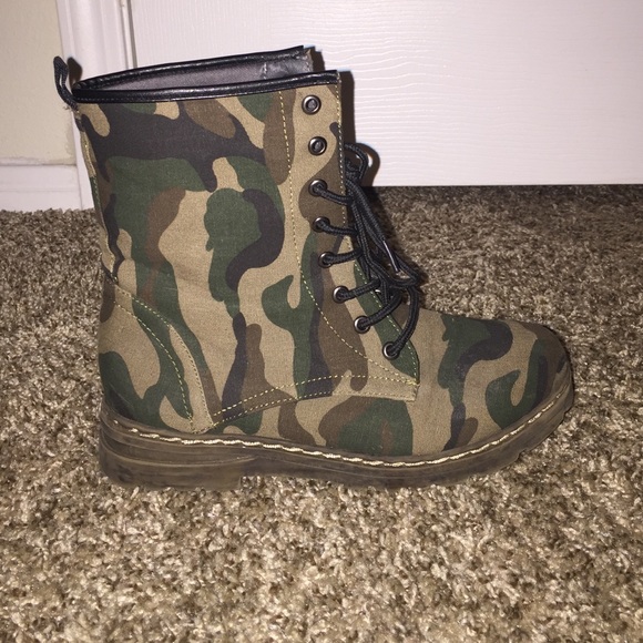 army print boots