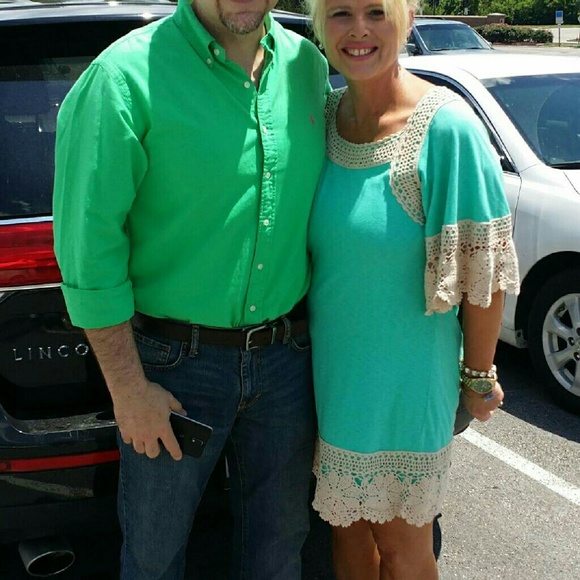 Meet your Posher, Candice - Picture 2 of 2