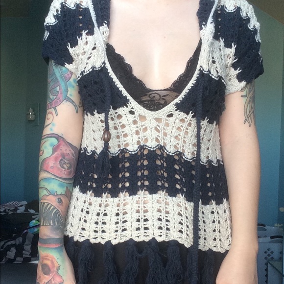 Hollister Knitted Vneck sweater. - Picture 1 of 3