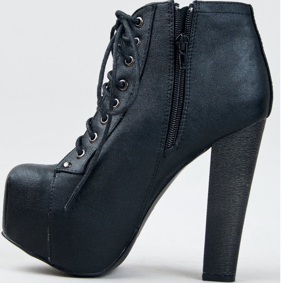 Breckelle's Used Chunky Platform Booties