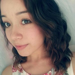 Meet your Posher, Nayeli