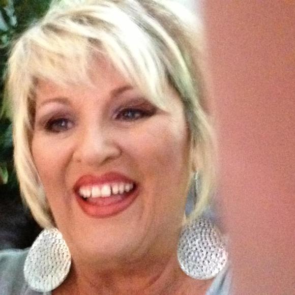 Meet your Posher, Teresa - Picture 1 of 1