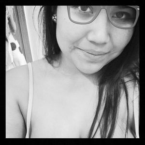 Meet your Posher, Yessenia