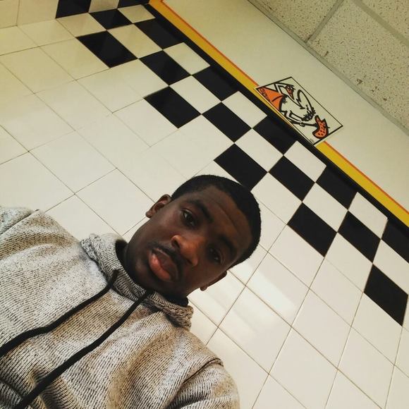 Meet your Posher, Ramon - Picture 1 of 1