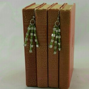 📗GWaC Java Dangle Bead Earrings - Lime