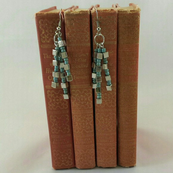 📗GWaC Java Dangle Bead Earrings - Turquoise - Picture 1 of 3