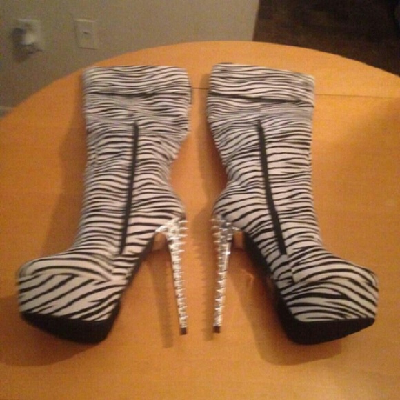 New Size 7  cuffed zebra print thigh high boots