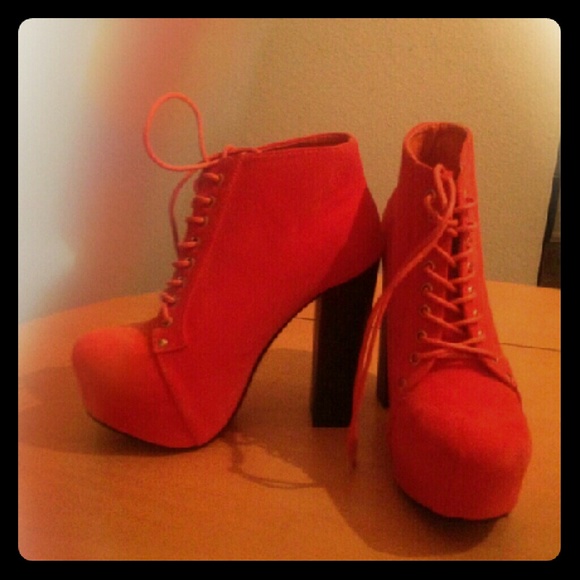 New Size 7 orange booties
