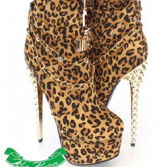 Size 7 leopard spike boots