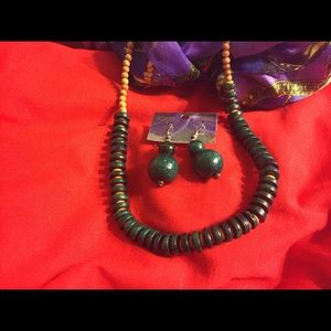 Wooden earring and bracelet set