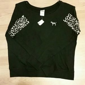 NWT RAGLAN SLEEVE