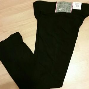 NWT YOGA BOOT CUT