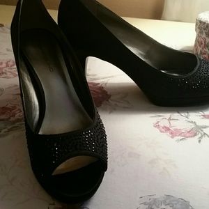 Bandolino evening wear pump
