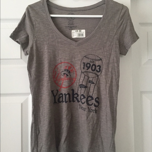 SOLD! Bundle New York Yankees Tees - Picture 3 of 4