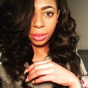 Meet your Posher, Kendra