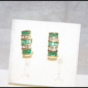 🎄Emerald and diamond earrings!