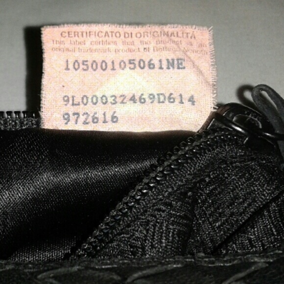 Bottega Veneta Black Leather Shoulder Handbag - Picture 3 of 4