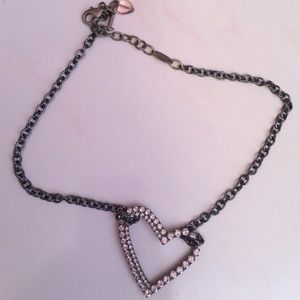 Sabika Jewelry rhinestone heart necklace w/ pouch