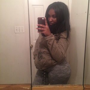 Meet your Posher, Leslie