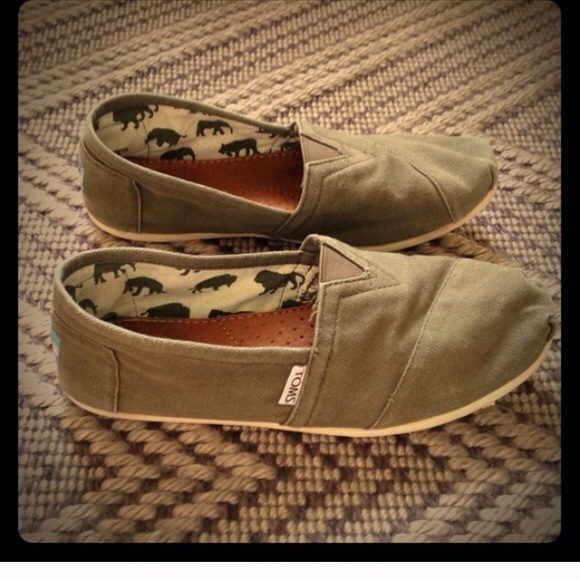 Olive green toms