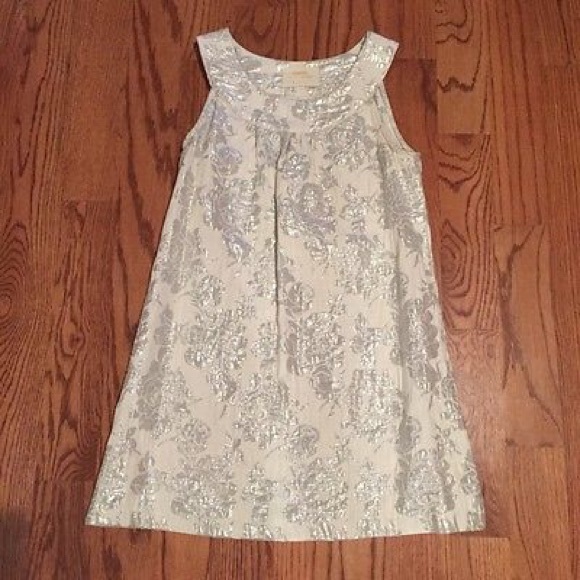 🎉Lowest!! pretty silver and white tunic or dress