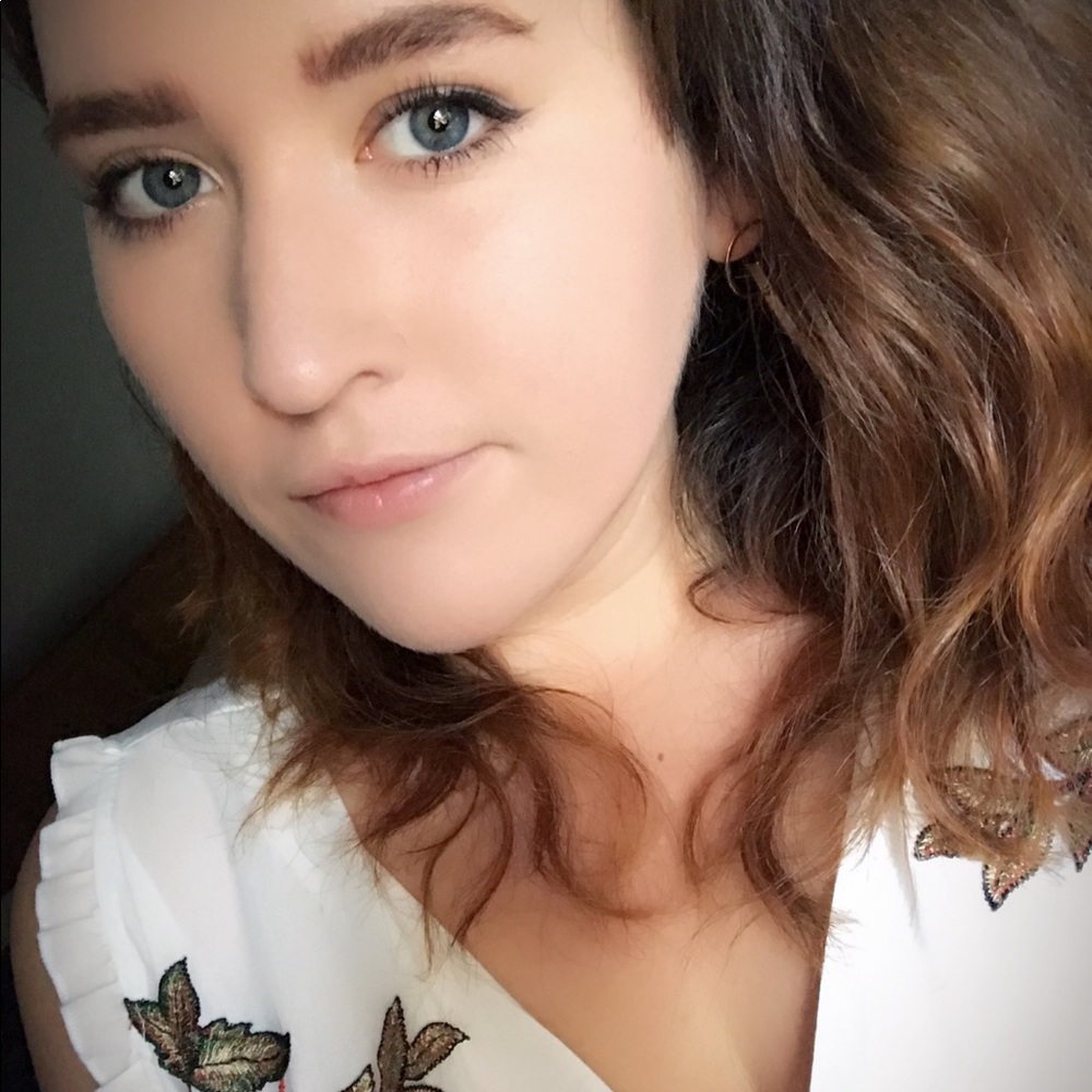 Meet your Posher, Caitlin