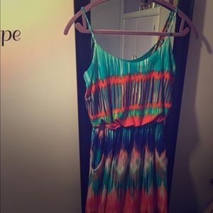 Beautiful maxi dress!