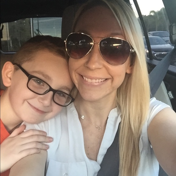 Meet your Posher, Melissa - Picture 3 of 3