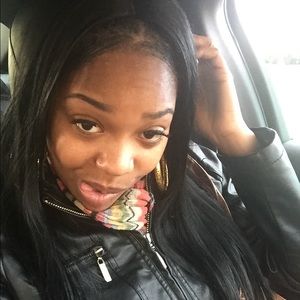 Meet your Posher, Ebony