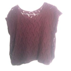 Short sleeve sweater with side slits