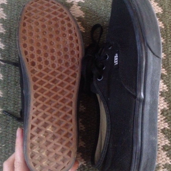 Unisex- Black van US men size 5.5 and womens 7