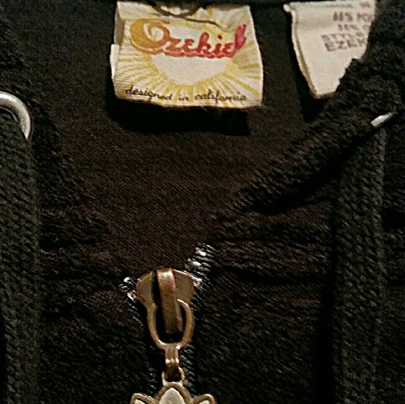 Short sleeve Ezekiel sweatshirt - Picture 3 of 4