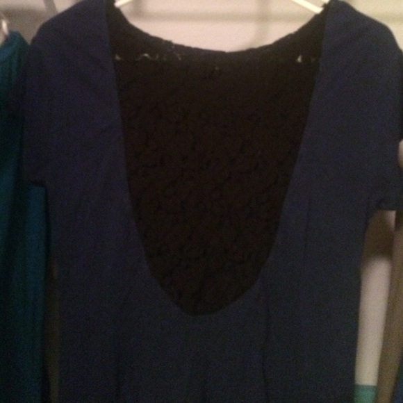 Cute little top - Picture 2 of 3