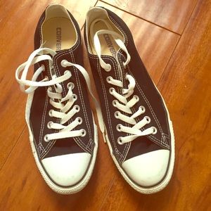 Black converse. Basically brand new!!