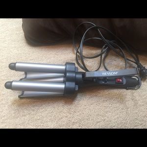 Revlon Ceramic Jumbo Waver---Bundle!!!