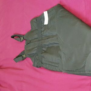 Boy's Black snow pants size 4T