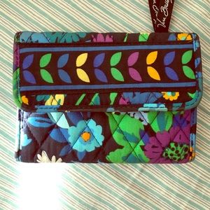 Vera Bradley wallet SOLD✨