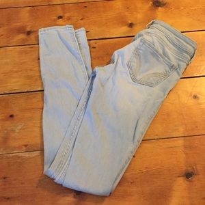 Light wash hollister skinny jeans