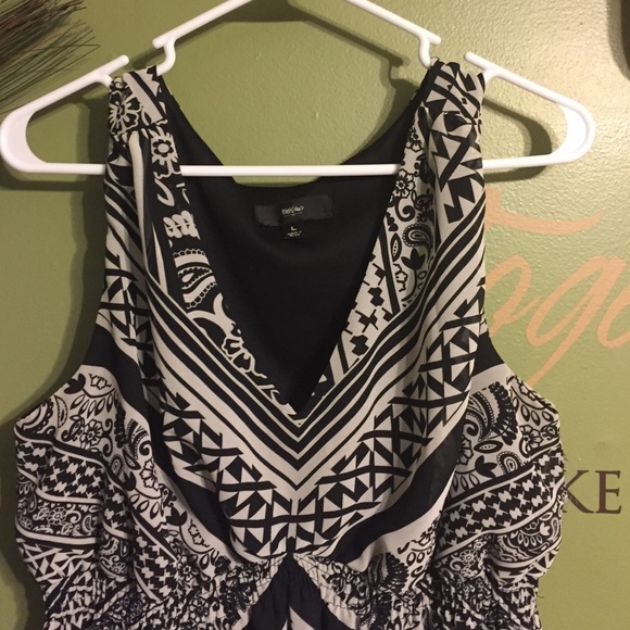 Mossimo gently worn black and cream dress