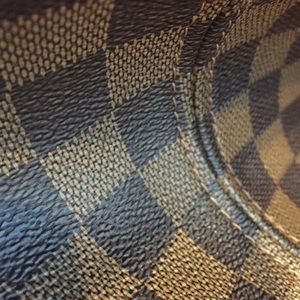 Meet your Posher, Leonor