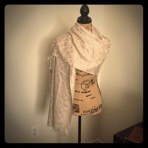 Signature Coach wrap/scarf