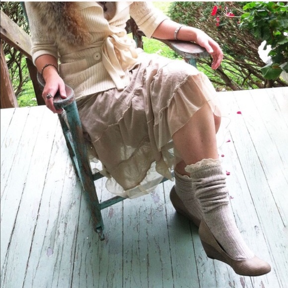 Lace Trim Knee Hi-Oatmeal Socks