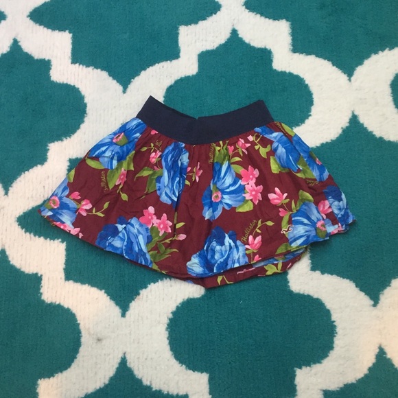 ⭐️ HOLLISTER MINI SKIRT⭐️ - Picture 1 of 3