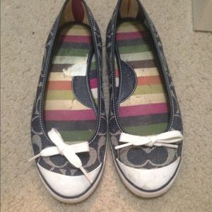 Coach size 8    Denim blue with grayish "C".