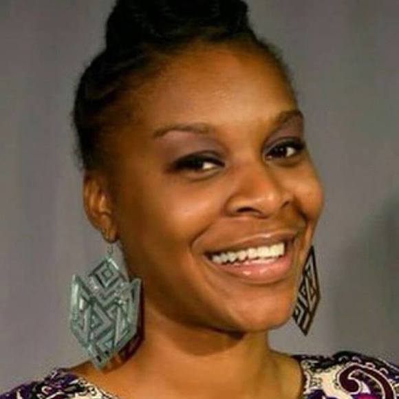 Meet your Posher, Danielle - Picture 1 of 1
