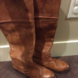 Lightly worn tan FRYE boots